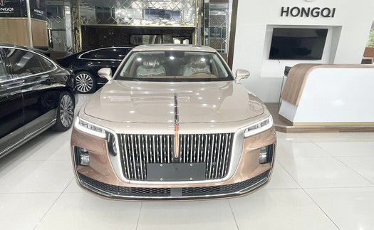 Hai xe 'giống Rolls-Royce' giảm giá hơn nửa tỷ ở Việt Nam: Từ 1,5 tỷ đồng được trang bị đẳng cấp xe chủ tịch