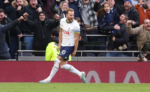 Harry Kane vượt cột mốc 200 bàn, Chelsea tiếp tục chìm sâu trong khủng hoảng