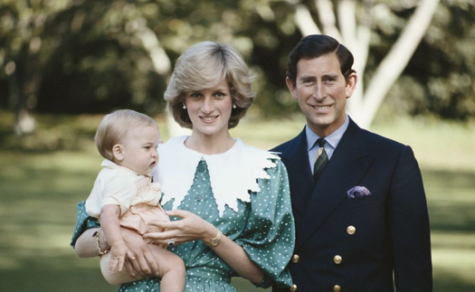 Thực hư câu chuyện về người con bí mật của Vua Charles và Diana