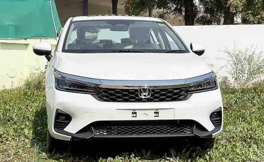 Honda City 2023 lần đầu lộ diện ngoài đời thực: Có cửa sổ trời, màn hình to sau vô-lăng, về Việt Nam sẽ làm khó Vios