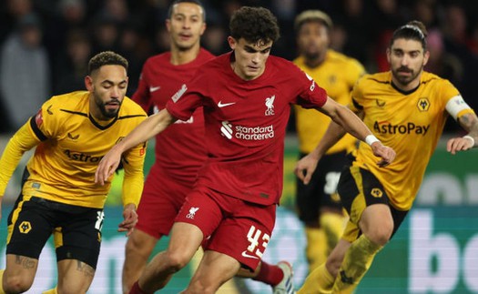 VIDEO bàn thắng Wolves 3-0 Liverpool: Hàng thủ tệ hại, trái đắng tại Molineux