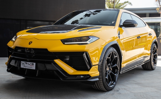 Lamborghini Urus Performante chính hãng ra mắt Việt Nam: Giá 16,5 tỷ đồng chưa tính option, đã có đại gia chịu chi mua chiếc đầu tiên