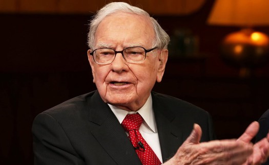 Thánh đầu tư Warren Buffett: ‘Tiền có thể bị ảnh hưởng bởi lạm phát, nhưng tài năng của bạn thì không, nếu đặc biệt giỏi ở một khía cạnh nào đó, bạn luôn có lợi ích!’