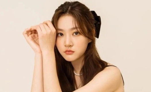 Kim Sae Ron bị “bóc” tham gia tiệc rượu với nam ca sĩ nổi tiếng, tụ tập rượu chè dù vừa gây tai nạn do say xỉn