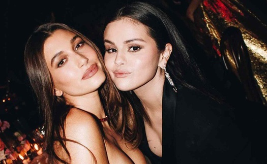 Hailey Bieber cầu cứu Selena Gomez vì bị dọa giết sau ồn ào "chân mày"