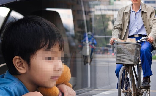 Tranh cãi phụ huynh yêu cầu cô giáo phải mua xe ô tô sang trọng đi dạy học: ‘Con tôi sẽ nghĩ gì khi thấy cô đi xe đạp?’