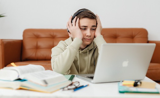 Xu hướng “ngày thứ 2 tối thiểu”: Khi Gen Z từ chối văn hóa bận rộn, làm việc ít nhất có thể để đối mặt với ngày đáng sợ nhất trong tuần 
