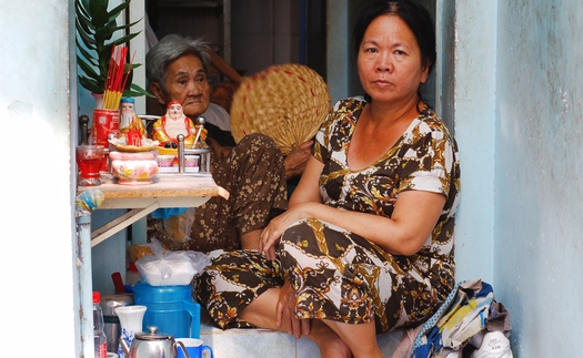 Cuộc sống chật vật bên trong những căn nhà 'siêu hẹp' giữa đỉnh điểm nắng nóng ở TPHCM