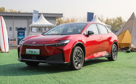 Chiếc xe 'nửa Toyota' sắp tới tay người dùng: Đi 600km một lần sạc, to như Camry mà giá ngang Vios