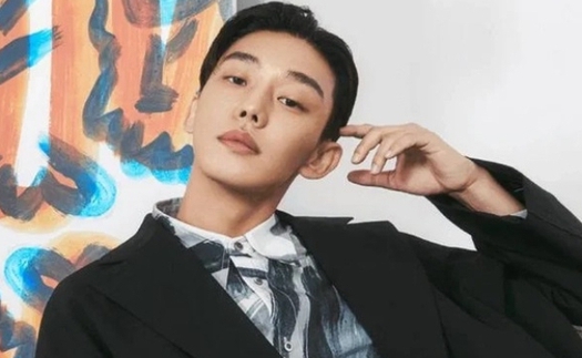 “Ảnh đế” Yoo Ah In bị bắt và khám xét nhà tìm bằng chứng tàng trữ ma túy chỉ vì… chiếc điện thoại di động