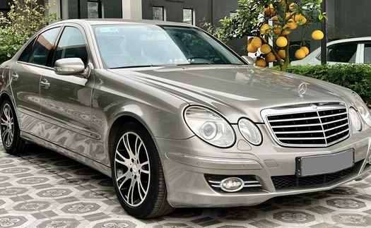 Mercedes E200 15 tuổi được rao bán giá 275 triệu đồng, chủ xe tự tin quảng cáo 'chỉ cần đổ xăng là chạy'