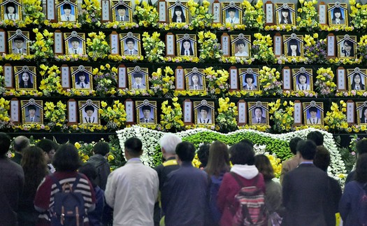 Tròn 9 năm sau thảm họa chìm phà Sewol tồi tệ nhất lịch sử Hàn Quốc, người ở lại vẫn đau đáu chưa thể chấp nhận sự thật đau lòng