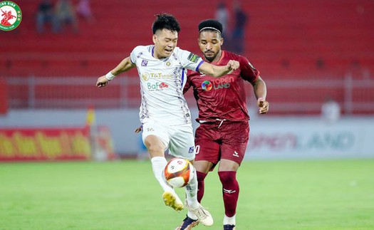 Văn Quyết nhận thẻ đỏ, Văn Lâm hóa 'người nhện' trong ngày Rafaelson lập hat-trick nhấn chìm Hà Nội