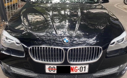 Rao bán BMW 5-Series số sàn hàng độc giá 700 triệu, chủ xe khẳng định: 'Lái sướng hơn số tự động'