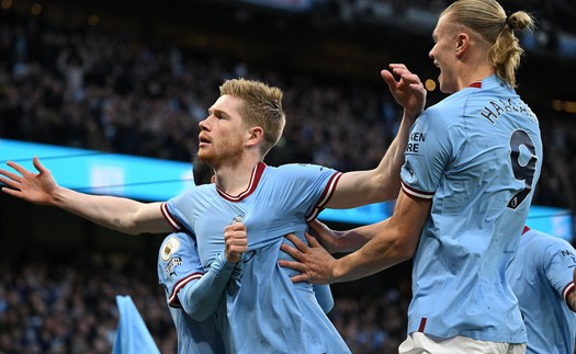 Song sát Haaland - De Bruyne tỏa sáng rực rỡ, Man City vùi dập Arsenal, chạm một tay vào chức vô địch Ngoại hạng Anh