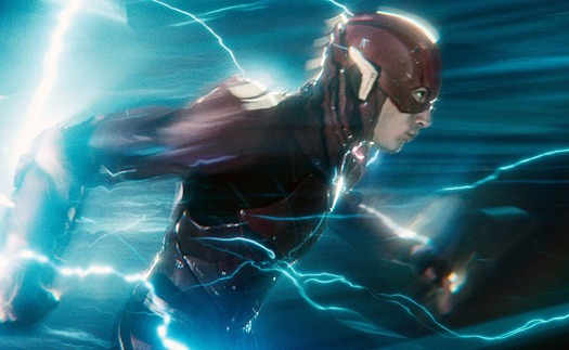 The Flash tung trailer mới, quy tụ 2 Batman, 2 Flash, thiếu vắng Superman nhưng đã có Supergirl thế chỗ