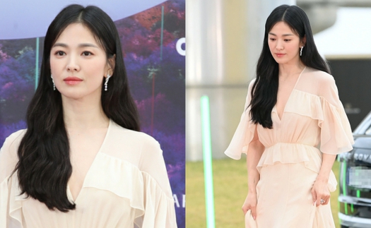 Song Hye Kyo gây bão với màn trở lại Baeksang 2023 sau 7 năm: Lộ dấu vết lão hóa trong ảnh chính thức nhưng đẹp nao lòng trong hình chụp vội?