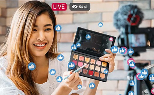 Bỏ tiền thuê “chiến thần livestream” bán phá giá: Khách hàng bị thao túng tâm lý, nhãn hàng lại chịu quá nhiều rủi ro!