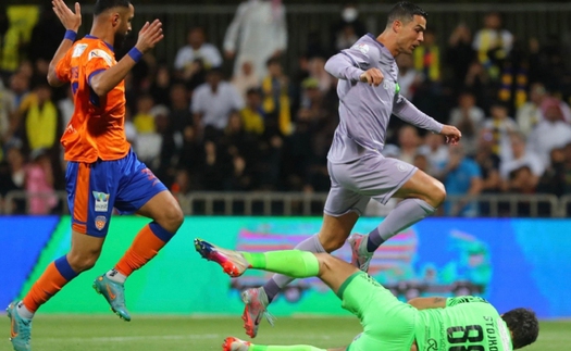 Ronaldo lỡ siêu phẩm, Al Nassr hụt hơi trong cuộc đua vô địch