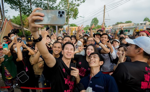 ‘Lật mặt’ 6 vượt doanh thu những ngày đầu công chiếu ‘Nhà bà Nữ’, fan kì vọng Lý Hải phá kỉ lục của Trấn Thành