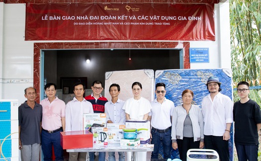 CEO Phạm Kim Dung và Tổng Đạo diễn Hoàng Nhật Nam xây 5 căn nhà cho các gia đình bị sạt lở tại Vĩnh Long