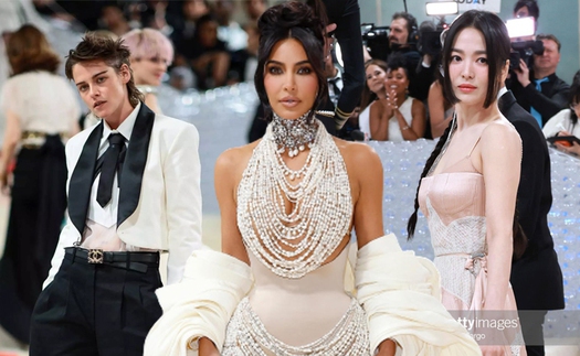 Met Gala 2023: Song Hye Kyo xinh nhưng nhạt, Kim Kardashian "cân team" cả nhà, "trùm cuối" Rihanna đi muộn tới 4 tiếng