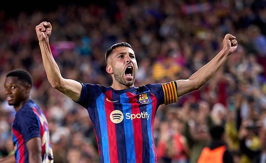 Jordi Alba nối gót Busquets chuẩn bị rời Barca