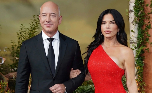 Điều gì khiến tỷ phú Jeff Bezos và bạn gái Lauren Sanchez mê nhau như điếu đổ?