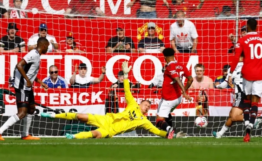 De Gea lại hóa 'người nhện', MU ngược dòng đánh bại Fulham ở trận cầu hạ màn