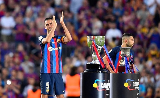 Từ Busquets đến Alba, Barcelona tạm biệt những huyền thoại