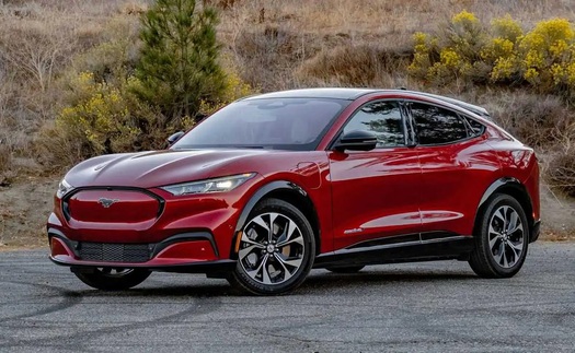 Chủ tịch Ford: Xe điện giảm giá là 'một xu hướng đáng lo ngại'