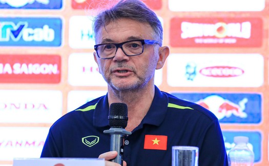 HLV Troussier: ‘Chiến thắng trước Hong Kong sẽ là bước đà tốt’