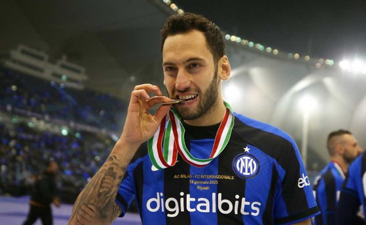 Hakan Calhanoglu: Chờ đợi lịch sử ở quê nhà