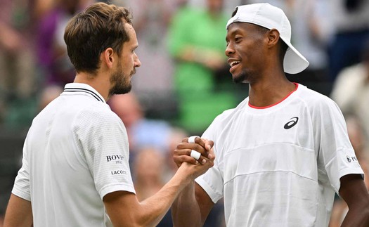 Kết quả Wimbledon hôm nay: Medvedev suýt thua tay vợt ngoài Top 40