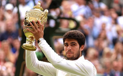 Carlos Alcaraz vô địch Wimbledon 2023: Từ cơn chuột rút ở Paris đến sự lì lợm ở London để quật ngã một Djokovic 'vĩ đại'