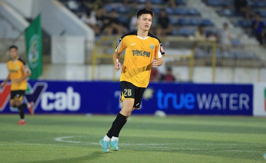 Vừa cùng Viettel thắng ở V-League, Hoàng Đức vẫn không thể giúp đội nhà thắng trên sân phủi