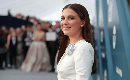 Khi siêu sao điện ảnh 19 tuổi Millie Bobby Brown cầm bút