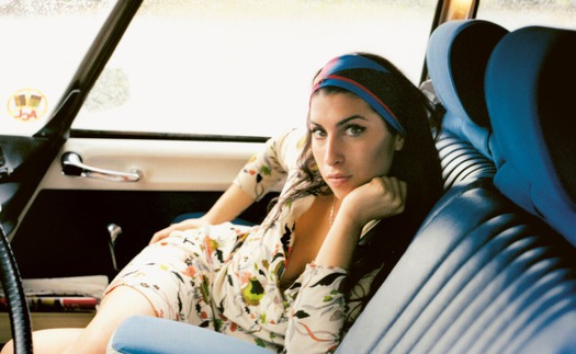 Ra sách 'Amy Winehouse: In Her Words': Góc nhìn chân thật nhất về Amy Winehouse