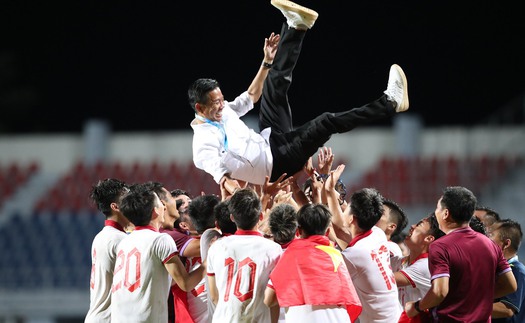 Quan Văn Chuẩn chói sáng, U23 Việt Nam đánh bại U23 Indonesia để vô địch Đông Nam Á