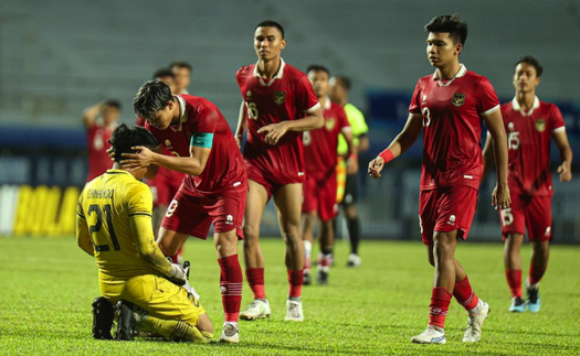 Thủ môn U23 Indonesia xin lỗi vì đá hỏng luân lưu khiến đội nhà mất chức vô địch vào tay Việt Nam