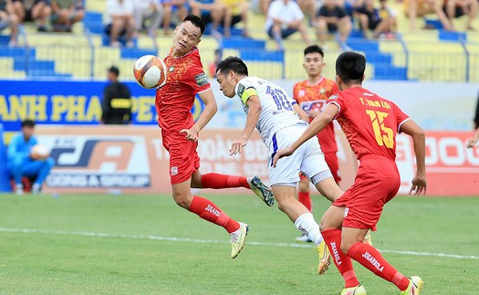 Vua phá lưới nội Văn Quyết không có tên ở đội hình tiêu biểu V-League 2023