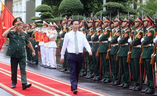 Chủ tịch nước Võ Văn Thưởng thăm Binh đoàn 15