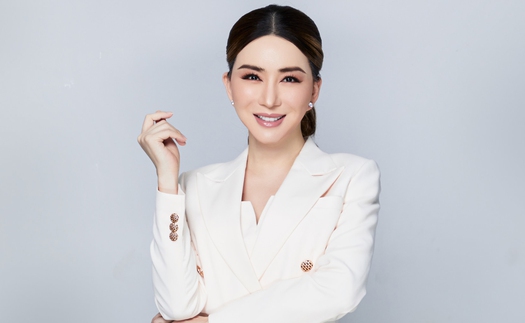 Tỷ phú chuyển giới Thái Lan nói về số phận của Miss Universe sau tin đồn phá sản  