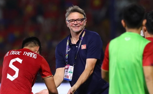 Asian Cup: Khi ông Troussier là ngôi sao duy nhất