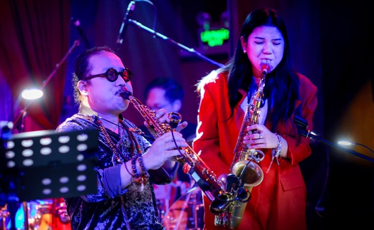 Trần Mạnh Tuấn trở lại với saxophone và Saxn'art Club