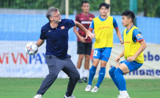 HLV Troussier trực tiếp công bố danh sách đội tuyển Việt Nam dự ASIAN Cup 2023