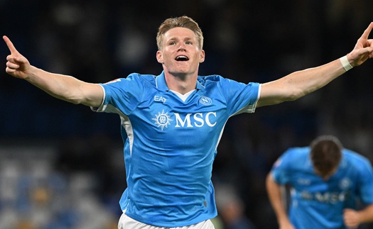 Napoli thăng hoa với 'Jolly' McTominay