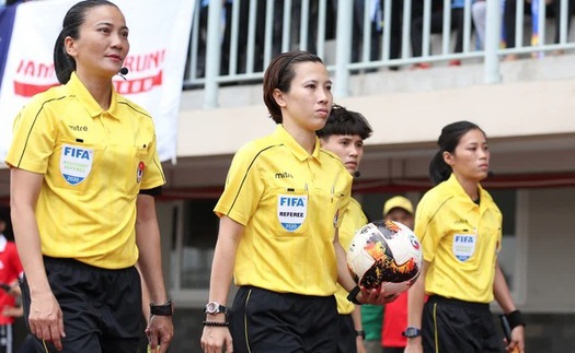 Nữ trợ lý trọng tài VAR bất ngờ xuất hiện tại sân chơi V-League