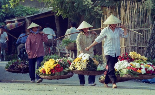 Cuộc sống sau ống kính: Những gánh hàng hoa