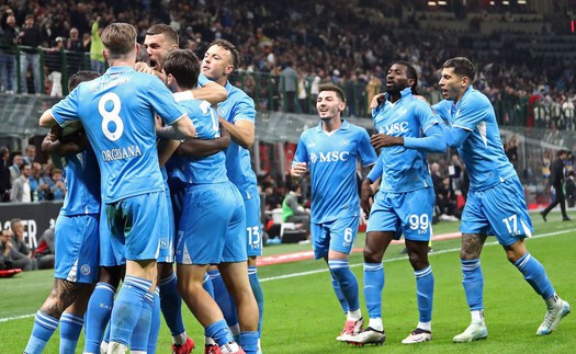 Người cũ của MU ghi bàn đẳng cấp, giúp Napoli thắng liên tiếp và dẫn đầu BXH Serie A